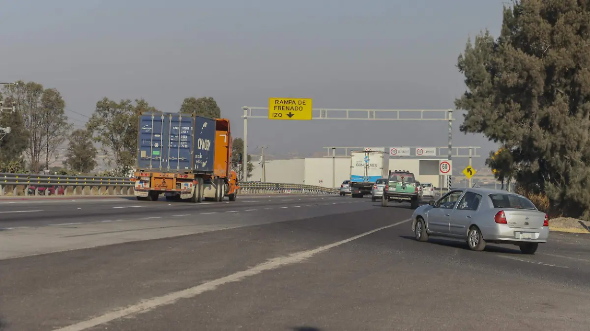 050225_autopista_57_carga vehicular_CO_48