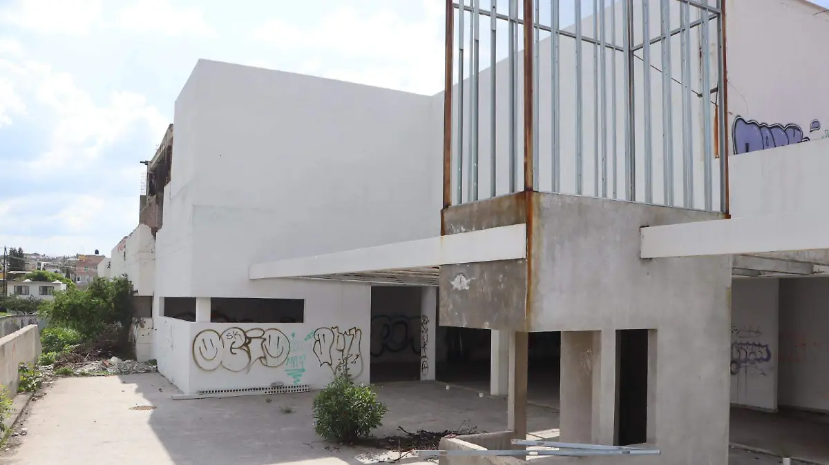 sjr Podría hacerse por parte