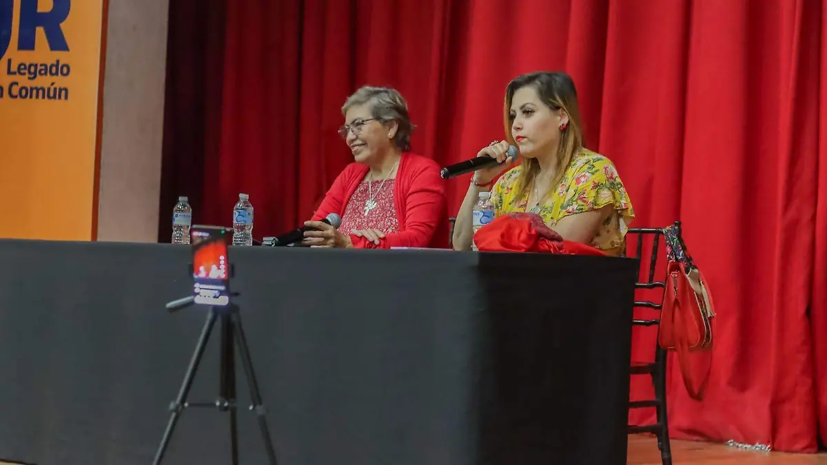 SJR En el conversatorio