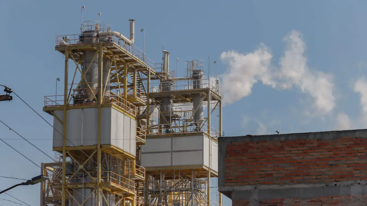 040226_emisiones_contaminacion_fabricas_CO_3