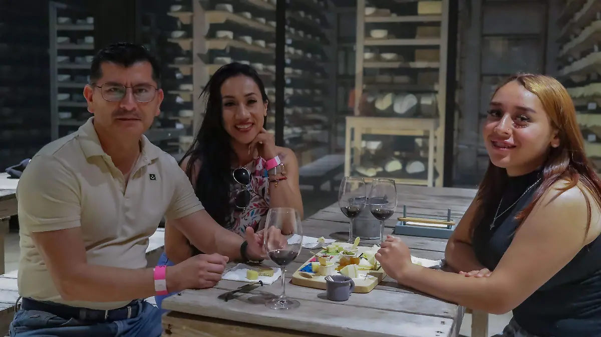 SJR Las familias pueden aprender sobre la elaboracion del queso y sus bondades