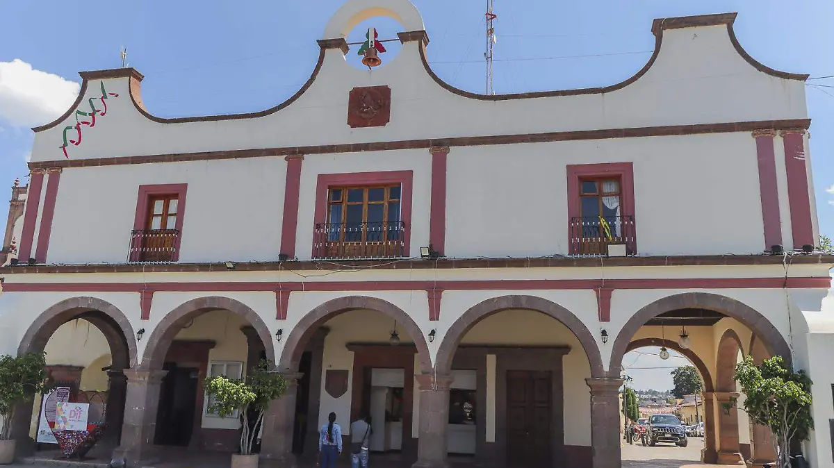 sjr Forma parte de la administración