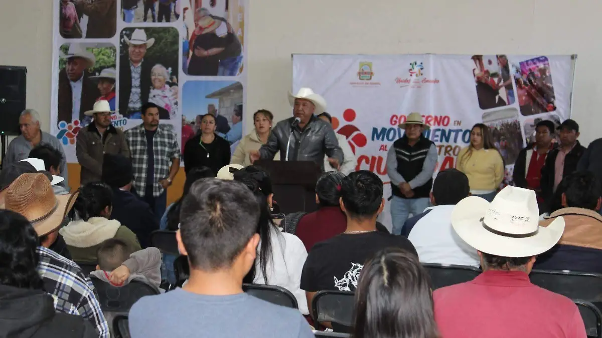 Todo el gabinete sale