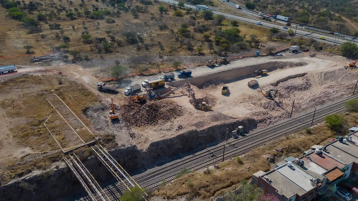 070326_tomas aereas_construccion del tren_tramo tecnologico_CO_24