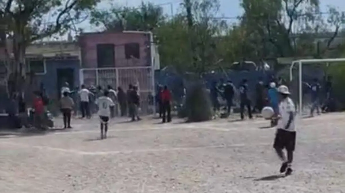 pelea campo de futbol