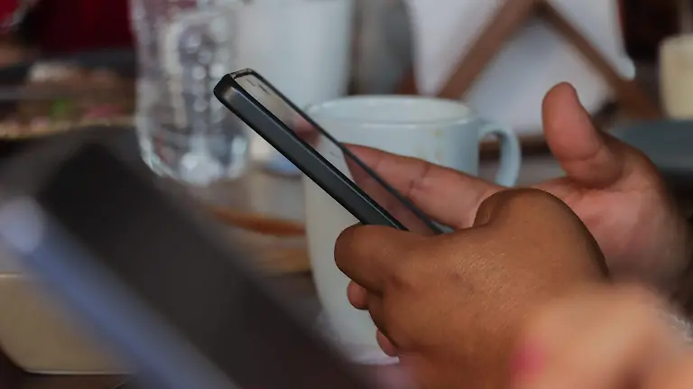 140126_gente_con celulares_CO_9