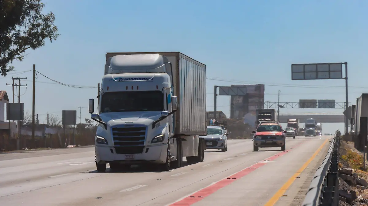 120225_entrada_parque industrial nuevo_ autopista 57_CO_100