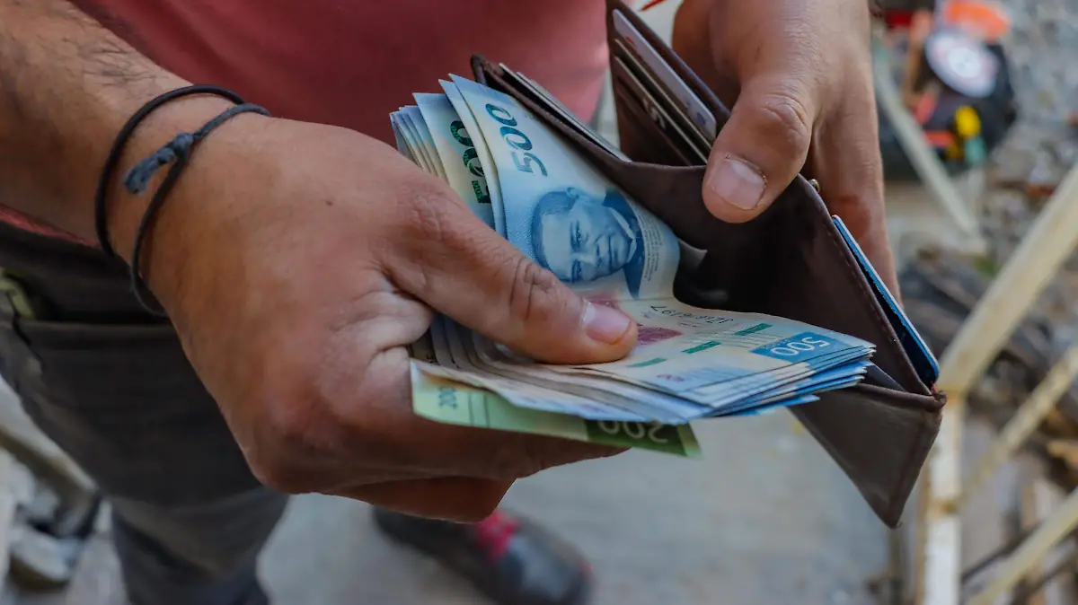 271225_dinero_intercambio_efectivo_CO_1