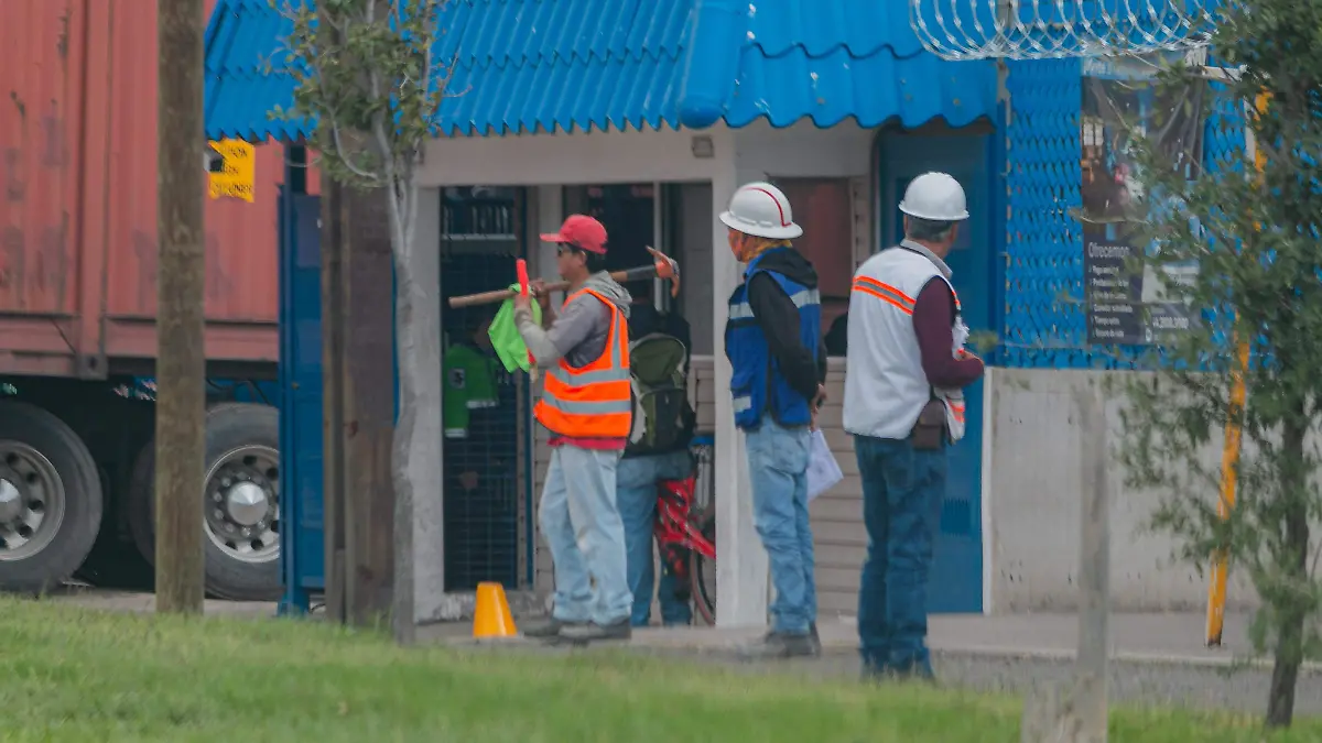 141023_trabajadores_obreros_valle de oro_CO_3