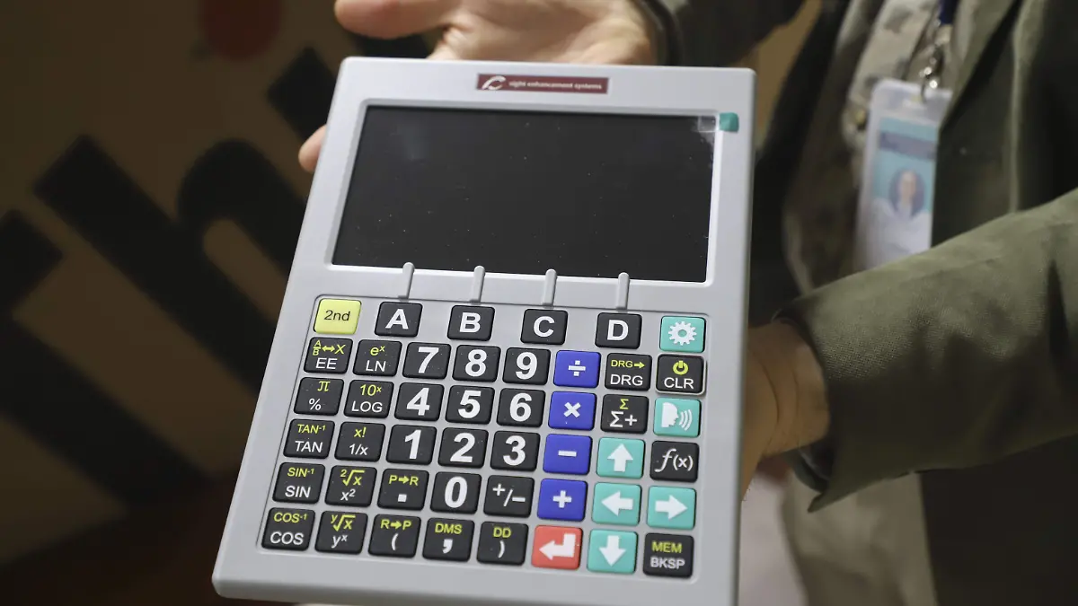 SJR Calculadora científica parlante