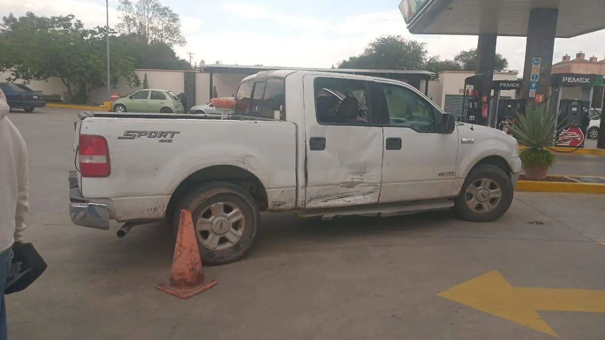 SJR POLI MPACTO UN APR DE AUTOS