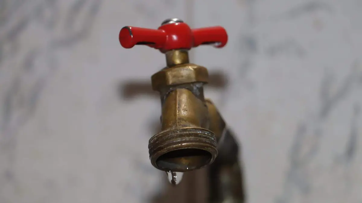 260526_llave_con_gota_de_ agua_ldvu 24