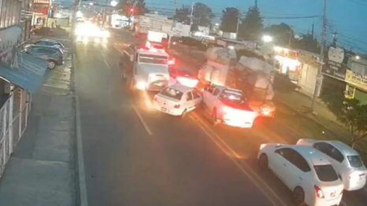 choque de trailer y carro