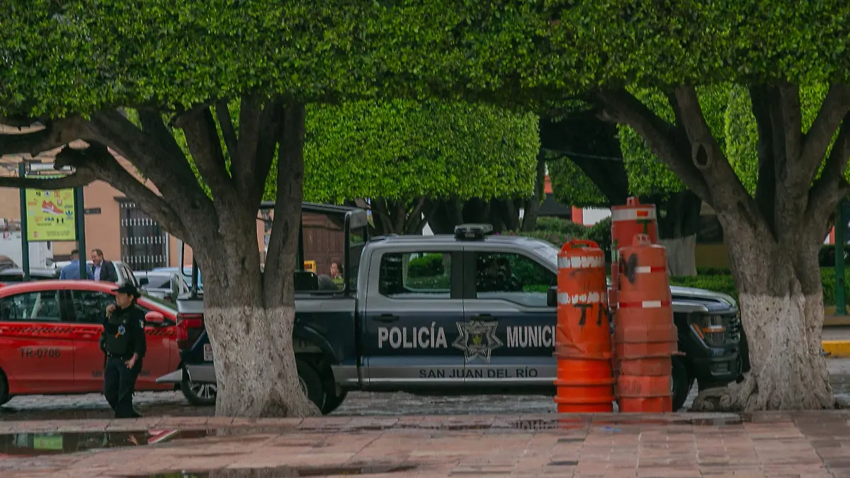010726_policias_policia_CO_4