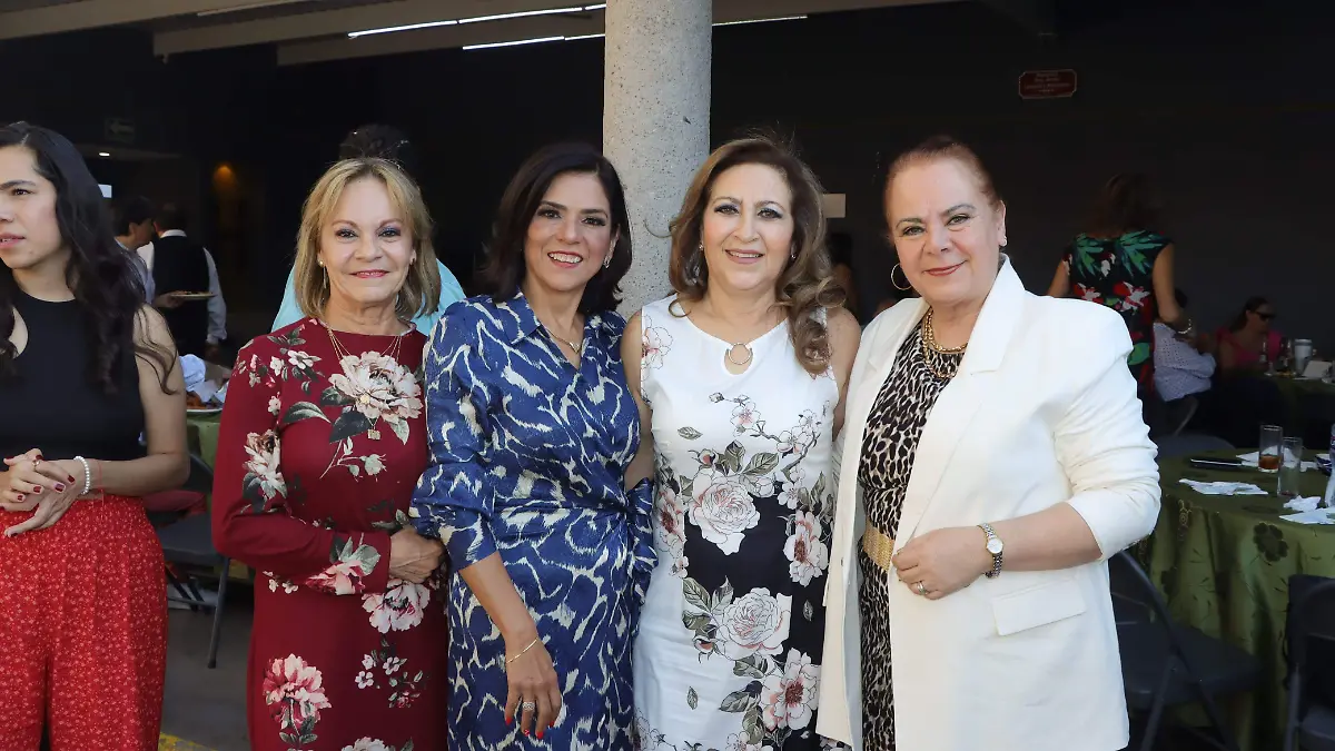 Festejan a Silvia González (8)