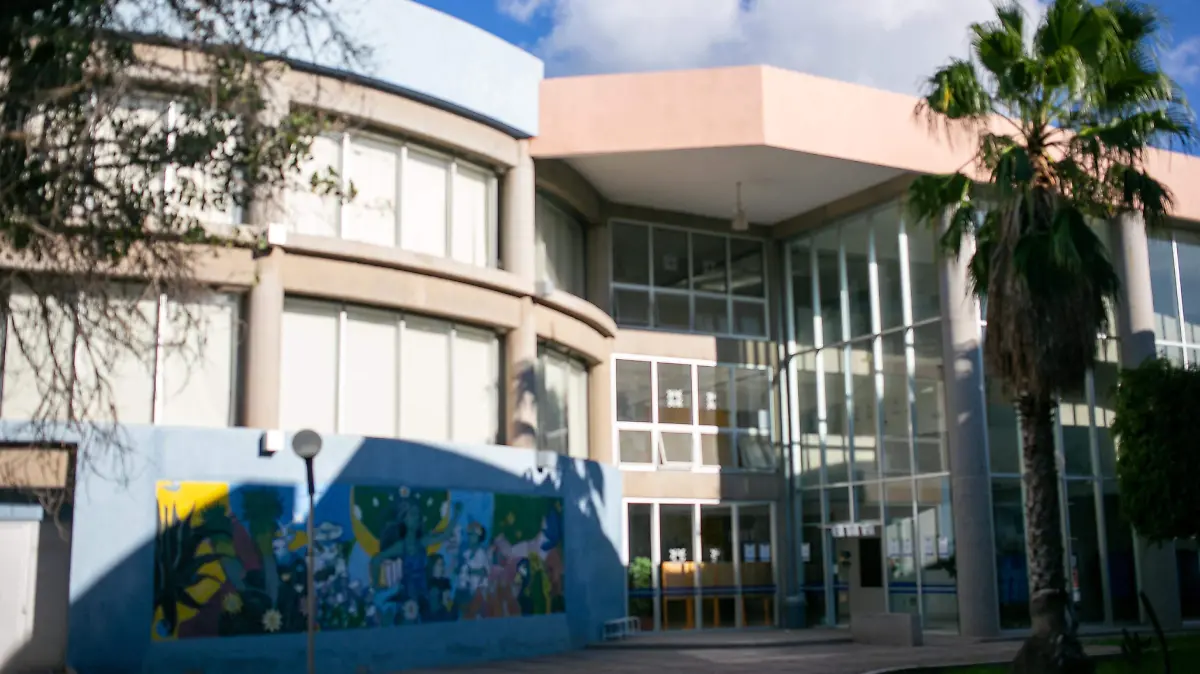 Facultad de Ciencias Sociales y Humanidades (2)