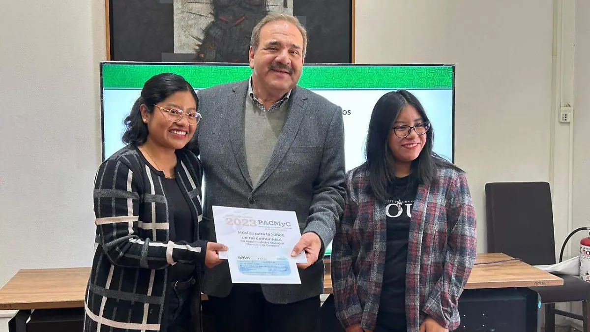 ENTREGA DE ESTIMULOS (2)