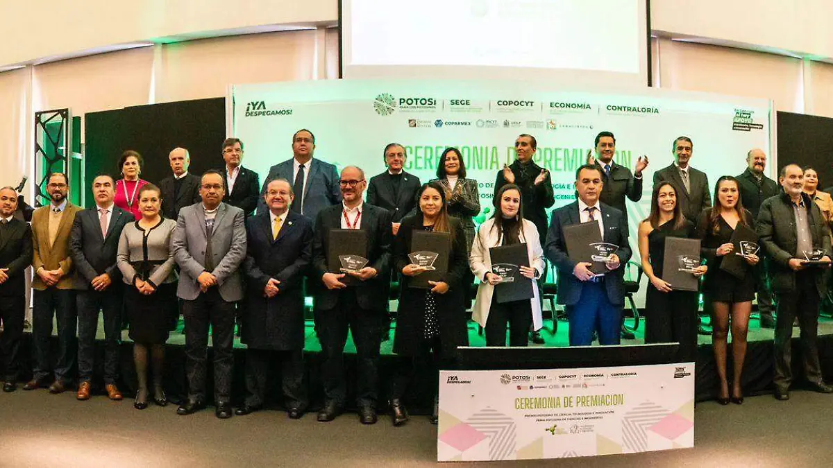 reciben premio
