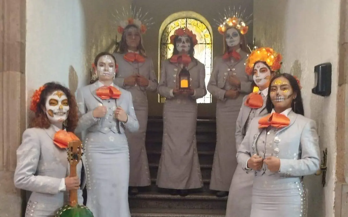 mariachi femenil “Así es México” (2)