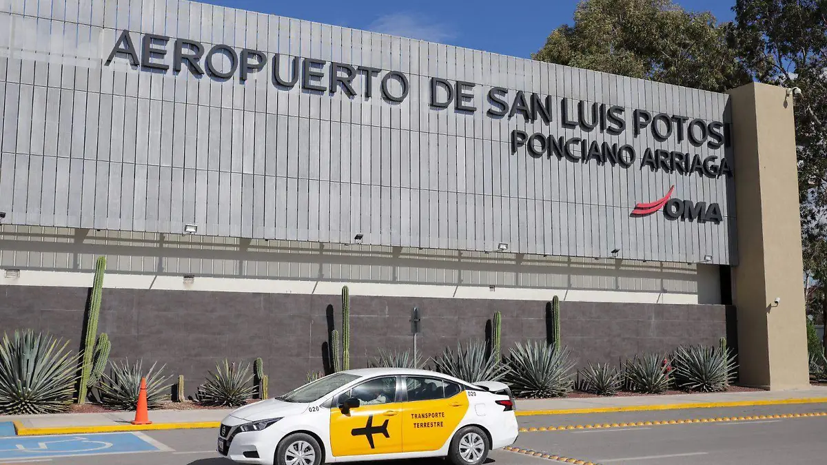 aeropuerto internacional Ponciano Arriaga  (1)