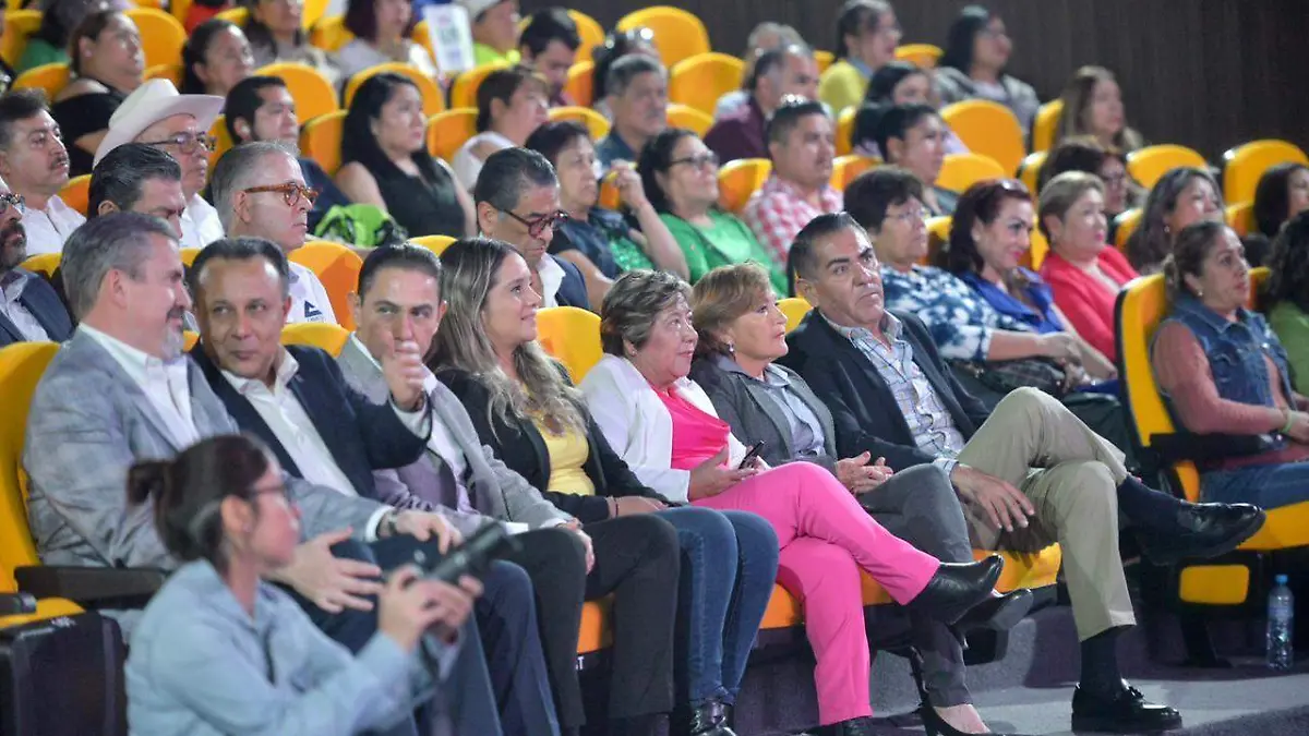 Presentan la FENAE (4)