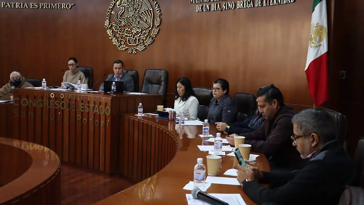 Comisión de Puntos constitucionales del Congreso del Estado (4)