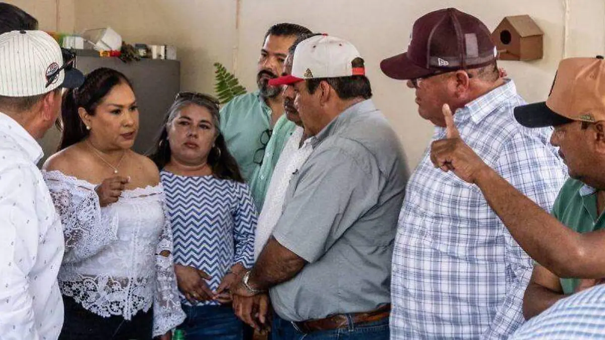 Sonia Mendoza, reunión en Villa de Pozos