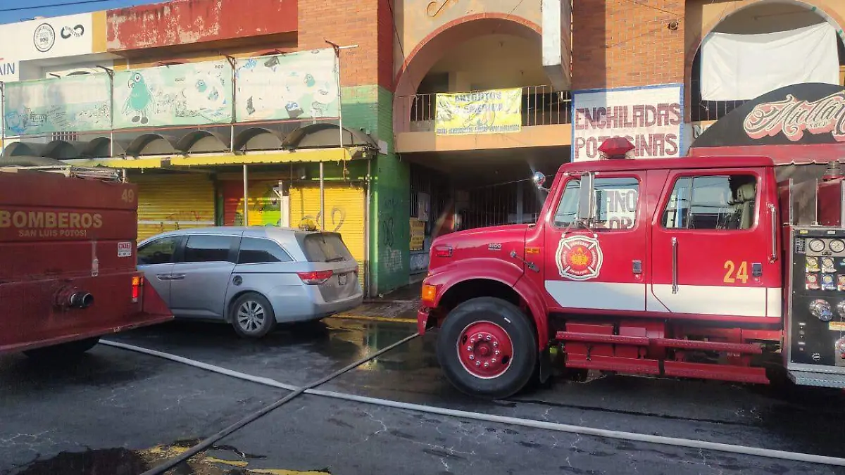 Incendio en Mercado Juárez