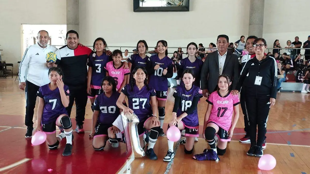 Escuela Primaria “Lic. José Vasconcelos” campeonas del balonmano (4)