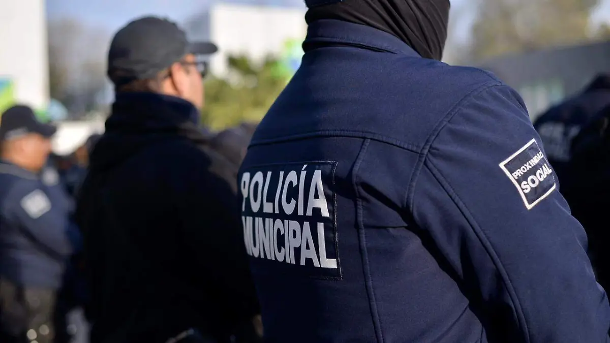 Entrega de uniformes policía mpal JO (1)