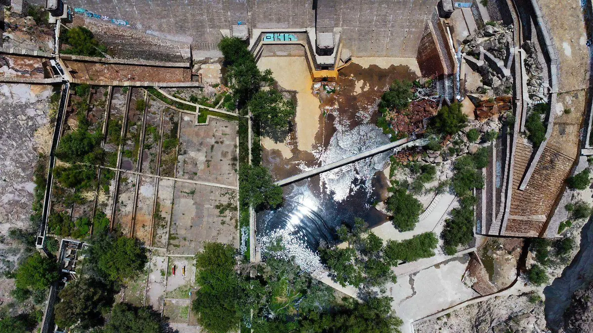 Desfogue presa San José (2)