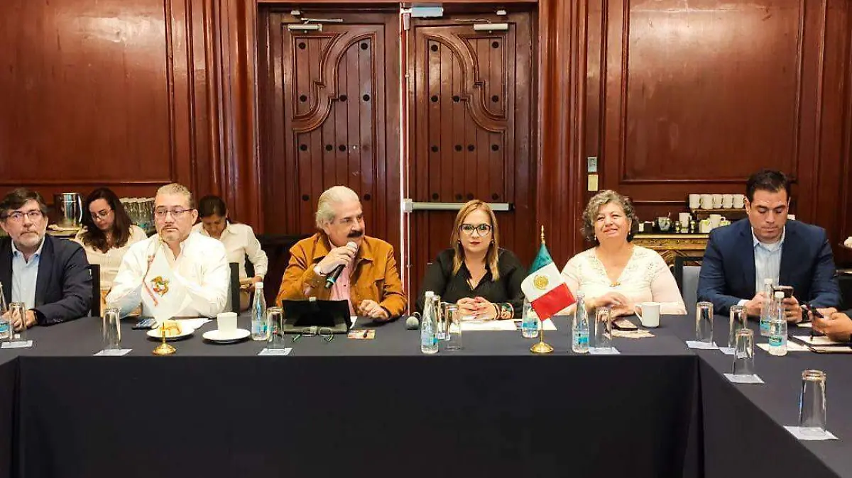 Asiste Secretaria de Turismo a reunión semestral de la AMHM (3)