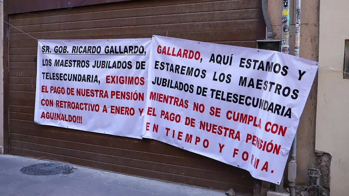 manifestación Maestros de Telesecundaria pensionados (1)