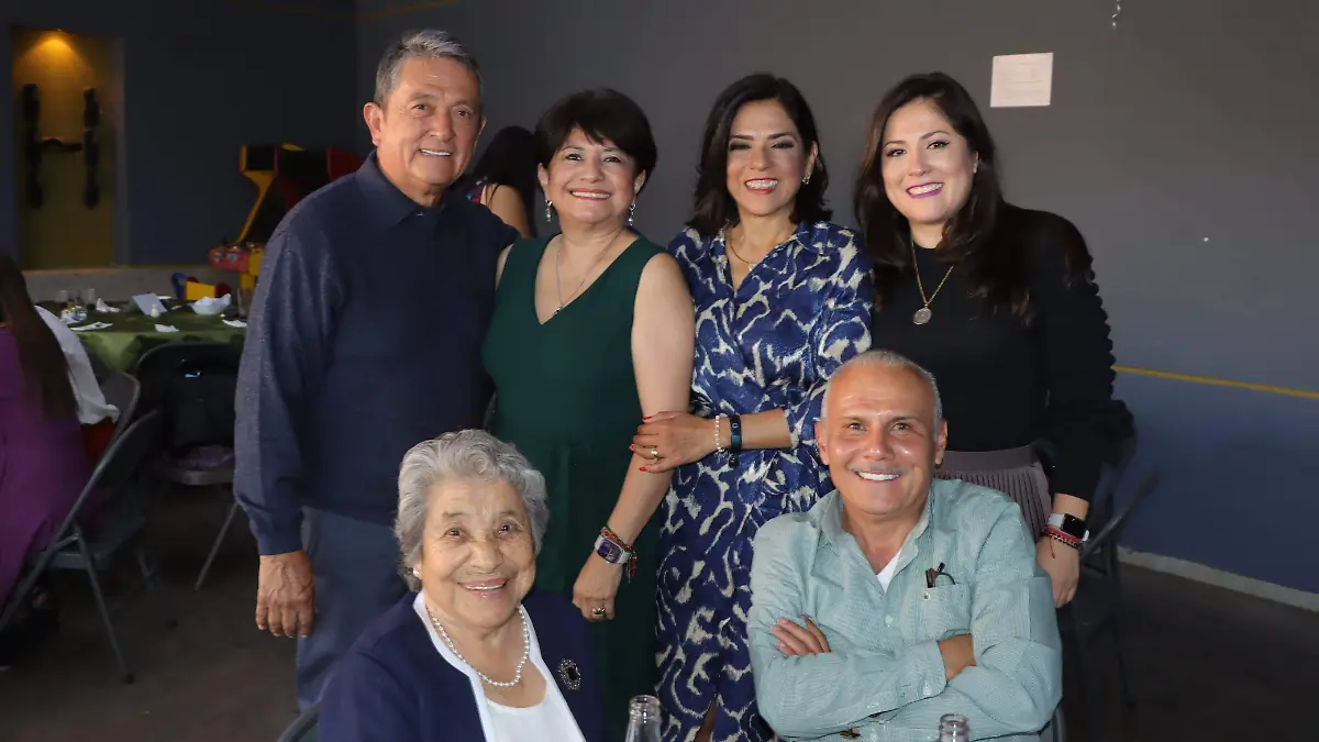 Festejan a Silvia González (4)