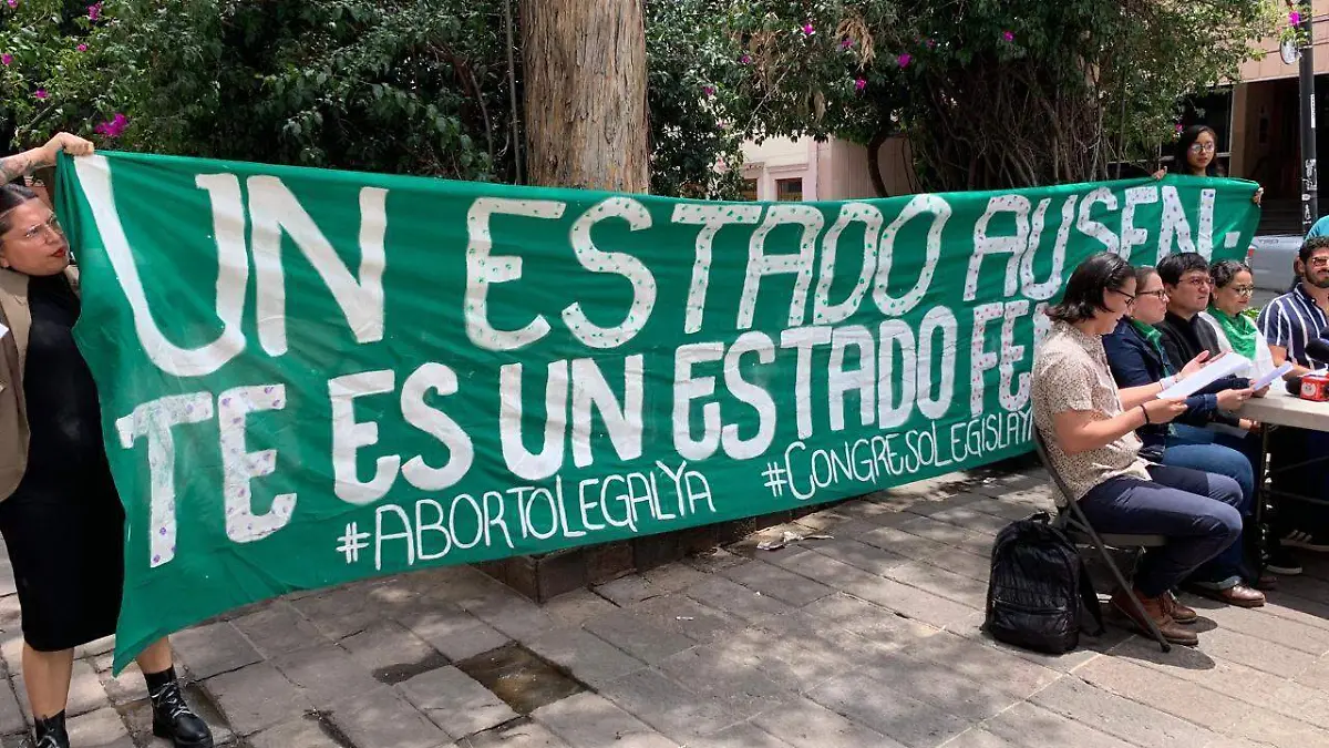 Activistas en Congreso del Estado