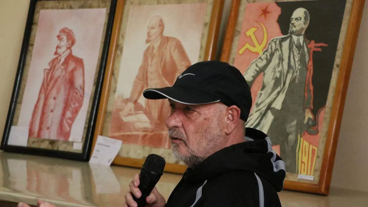 Muestra Lenin y la Revolución  (1)