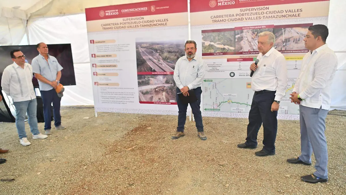 Amlo visita obra en Tamazunchale