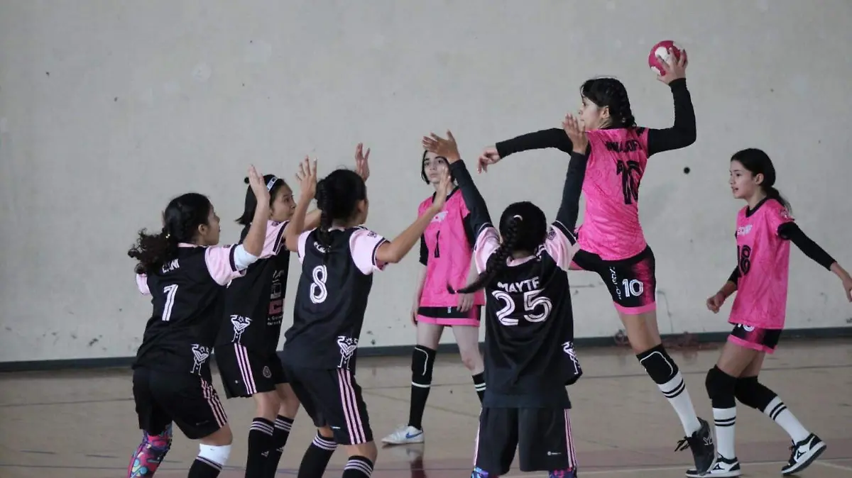Escuela Primaria “Lic. José Vasconcelos” campeonas del balonmano (2)