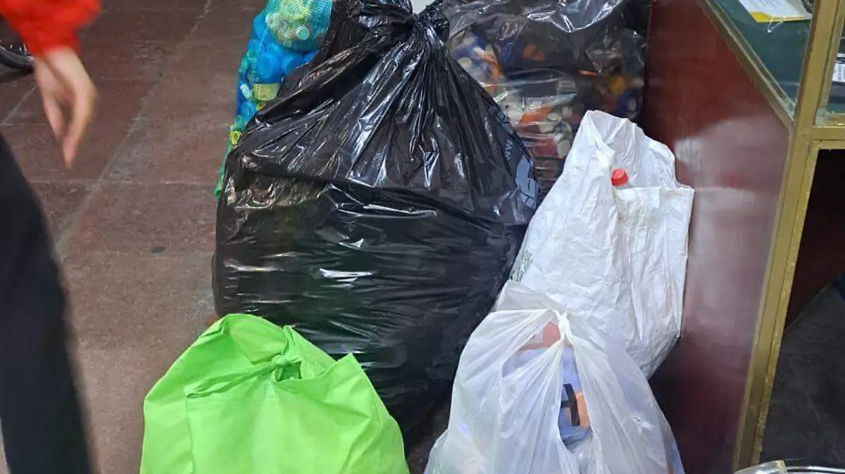 tapitas plásticas donadas  (2)