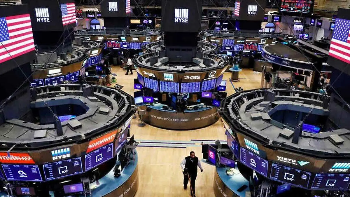 Wall Street ganancias tras retirada de tropas rusas de Ucrania