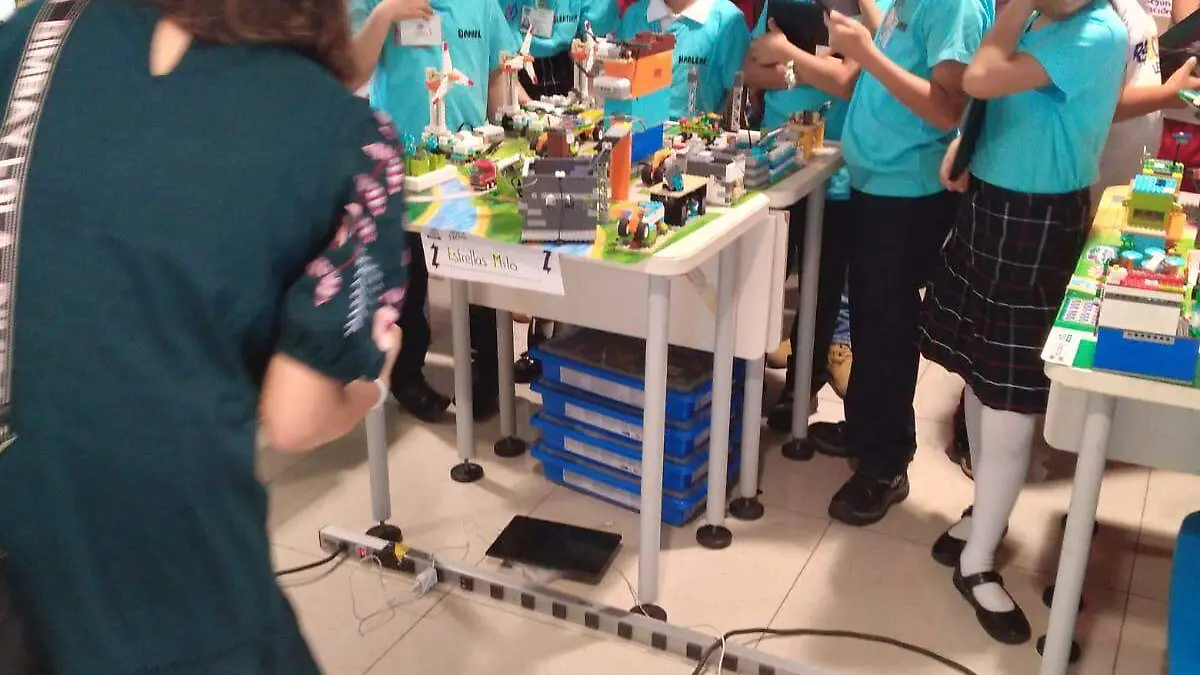 escuelas evento Robotix (3)