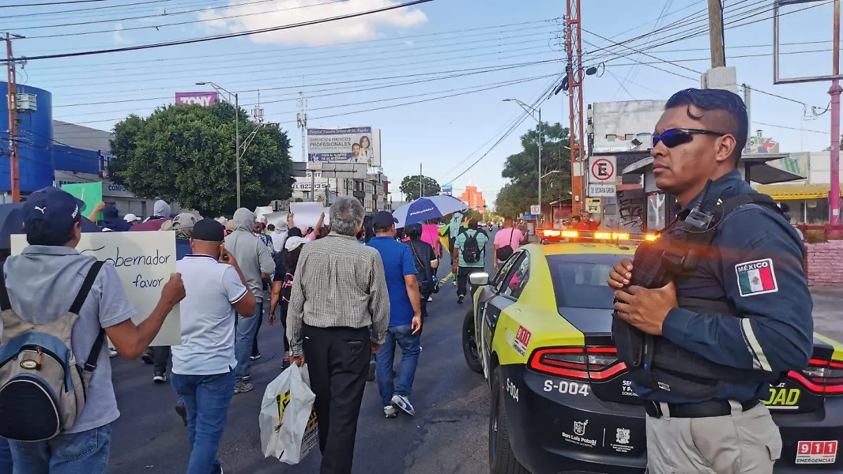 Se manifiesta sindicato de la UASLP 15 (1)