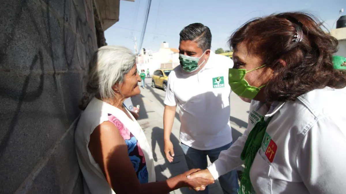 Leonor Noyola en campaña