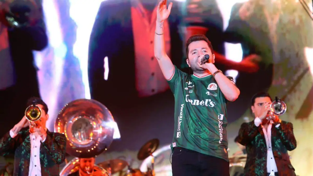 Banda Adictiva en posada navideña (7)