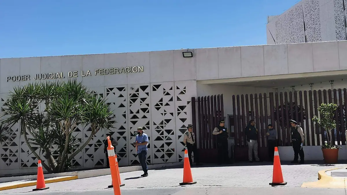 Protestan frente a Poder Judicial (1)