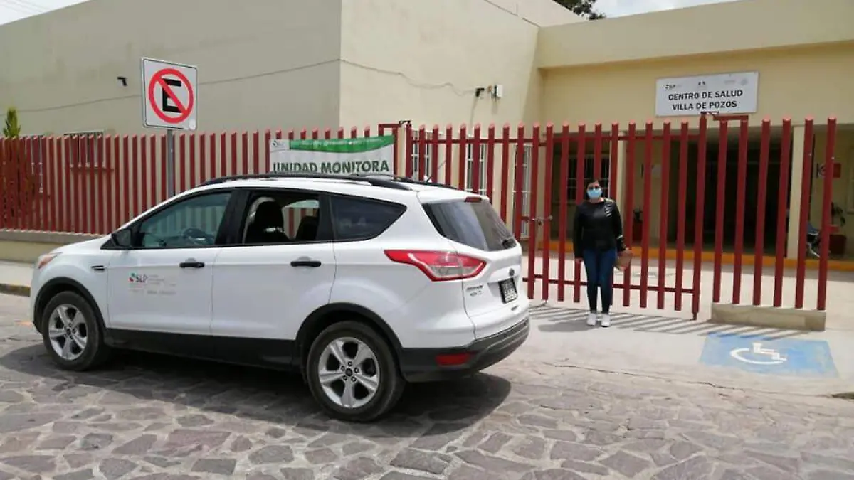 Recorren las calles en esta camioneta