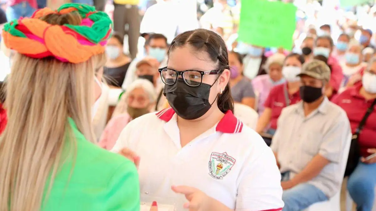 DIF Estatal fortalece salud de familias Huastecas