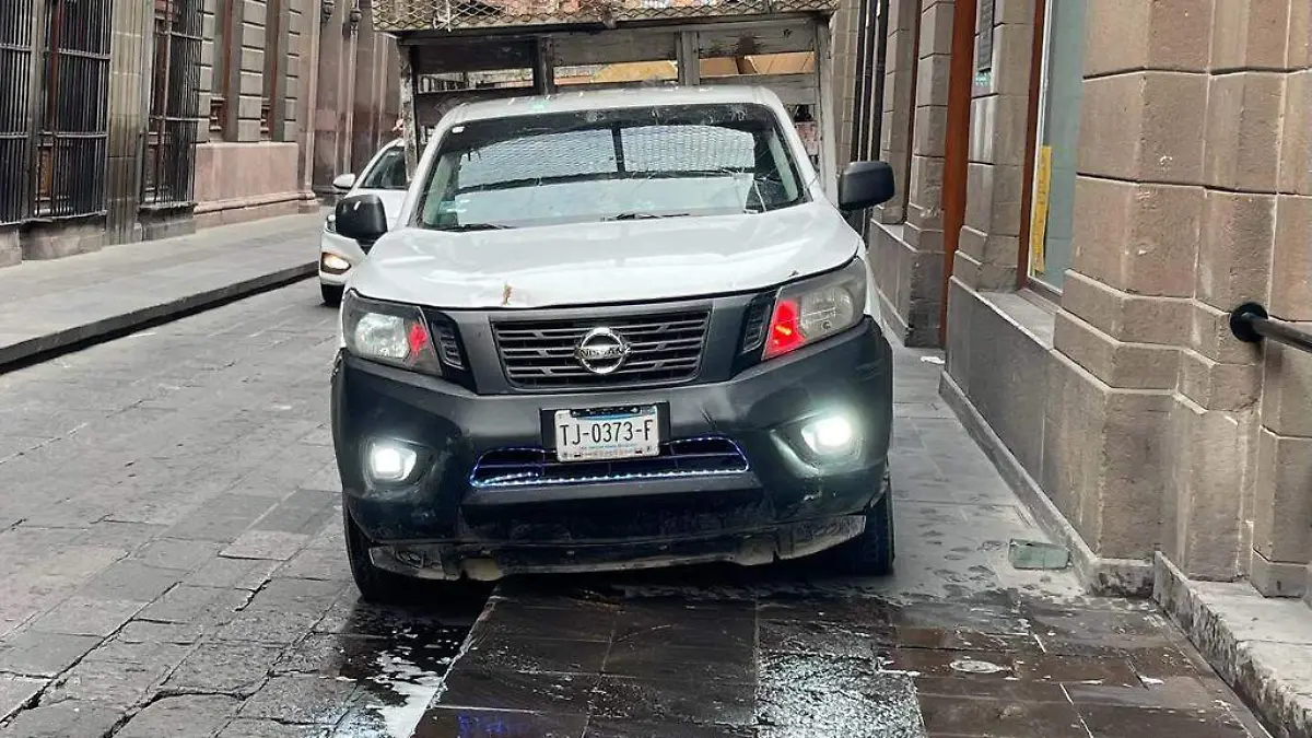 Caos vial en centro histórico
