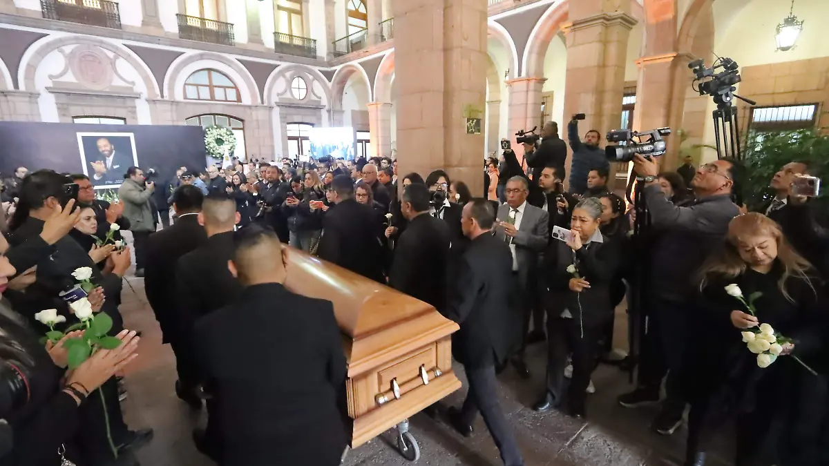 HOMENAJE DE CUERPO PRESENTE A TEÓFILO TORRES CORZO  (4)