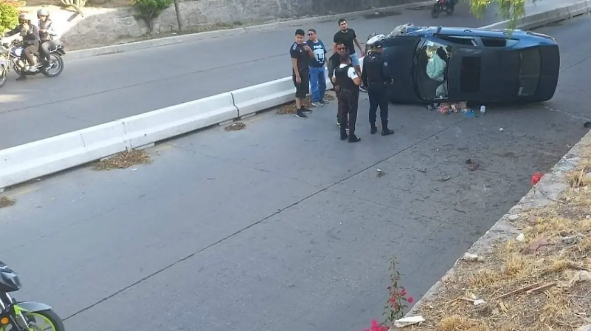 Solo daños materiales en la volcadura